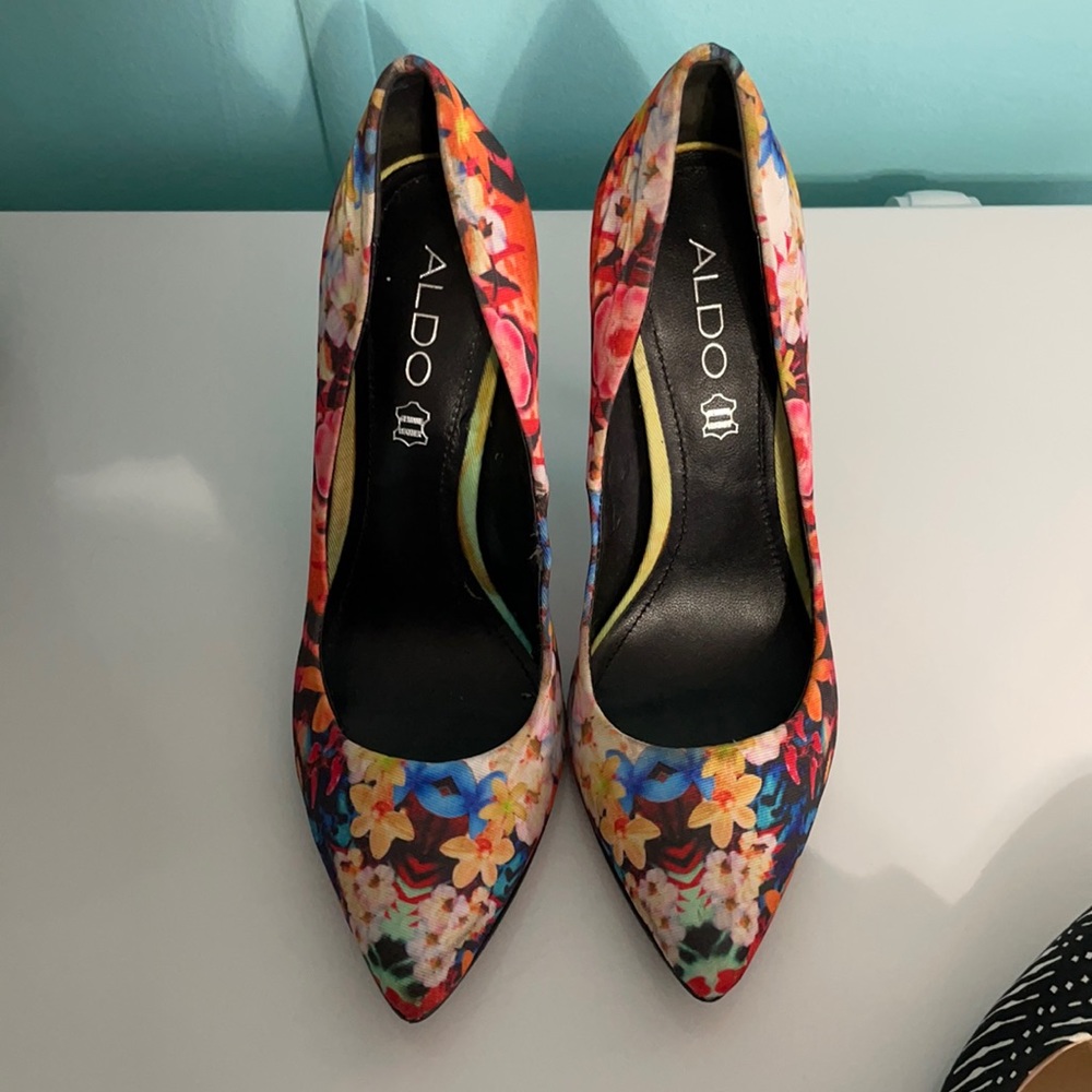 Floral heel